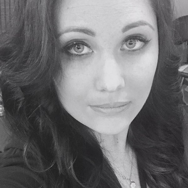 Dombi Dalma portréja, közelkép.