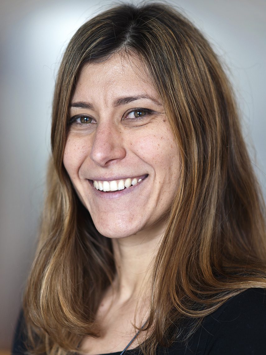 Portré Dragana Kovacevic Bielickiről, mosolygós, barna hajú nő.