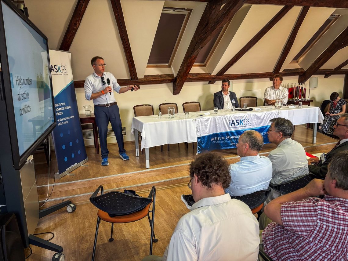 Előadó a 30. Nemzetközi Nyári Egyetemen Kőszegen, a globalizációról és Európáról beszél.