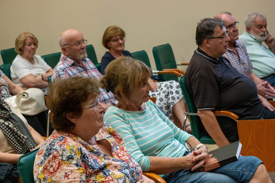 Balázs Edit és Katona Attila könyvbemutató rendezvényen résztvevő közönség