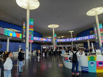 iASK a Smart City Expo Világkongresszuson, Barcelona. "Welcome to Events for Better Cities" felirat.